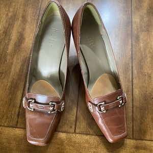 Women’s Nickels Camel Colored Heel Pump Dress Shoe Size 9.5